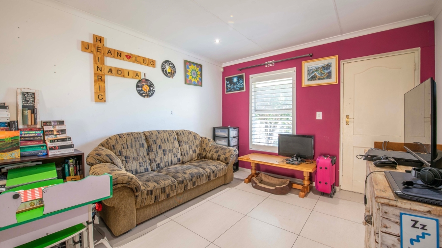 2 Bedroom Property for Sale in Vredekloof East Western Cape